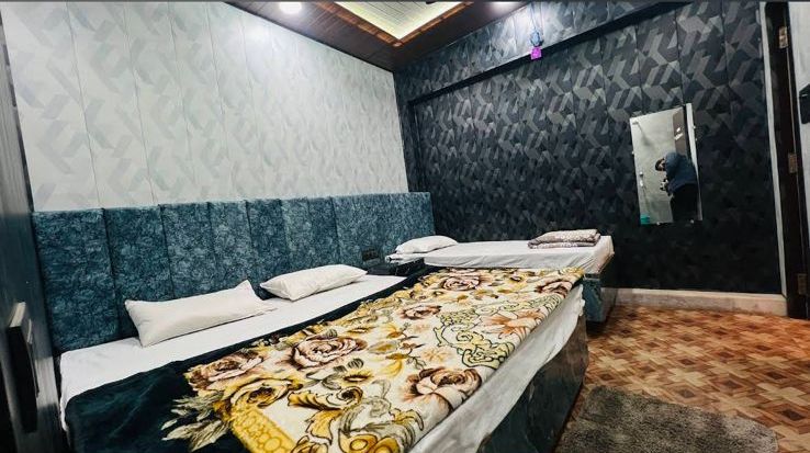 FAMILY ROOM 4 BED FULLY AC